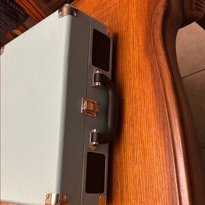 New never used Record layer Light Blue Vintage-Style Case with Black Details